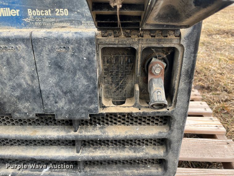 image for item MN9535 Miller Bobcat 250  welder