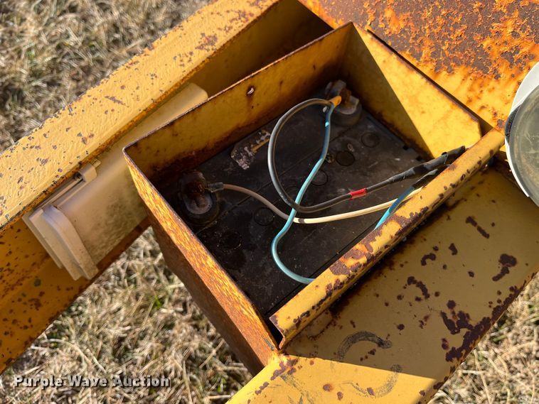 image for item MW9471 1998 Redi Haul FSL1629E  equipment trailer