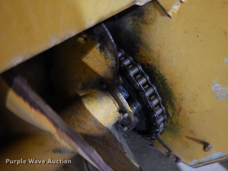 image for item AF9302 1993 SMI 2200  snow blower