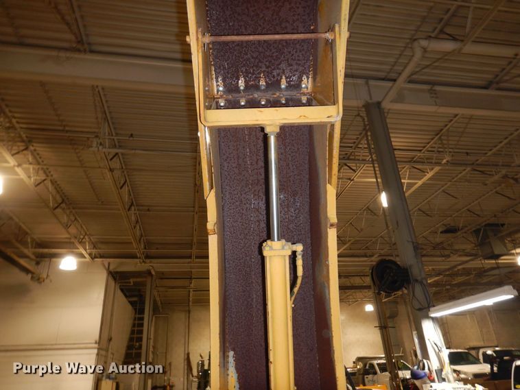 image for item AF9302 1993 SMI 2200  snow blower