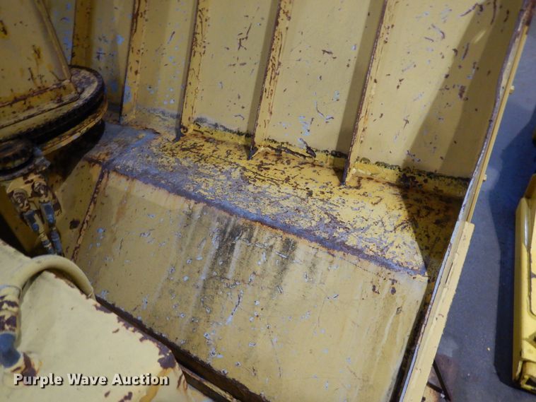 image for item AF9302 1993 SMI 2200  snow blower