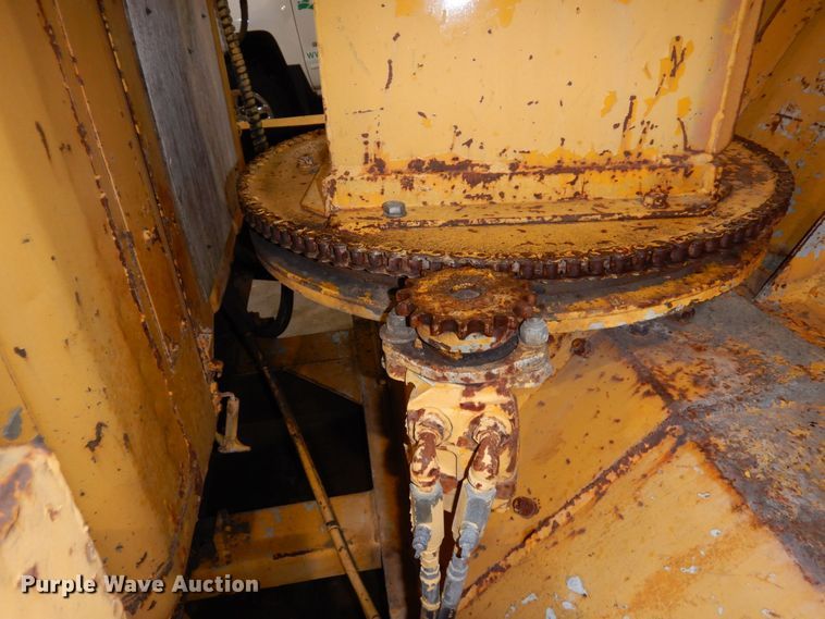 image for item AF9302 1993 SMI 2200  snow blower