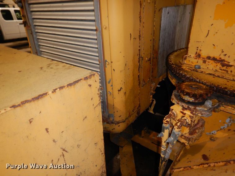 image for item AF9302 1993 SMI 2200  snow blower