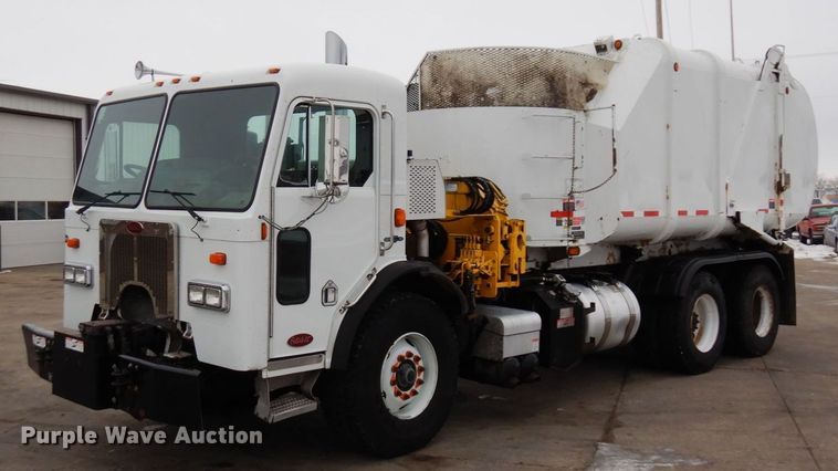 image for item AF9344 2010 Peterbilt PB320  refuse truck