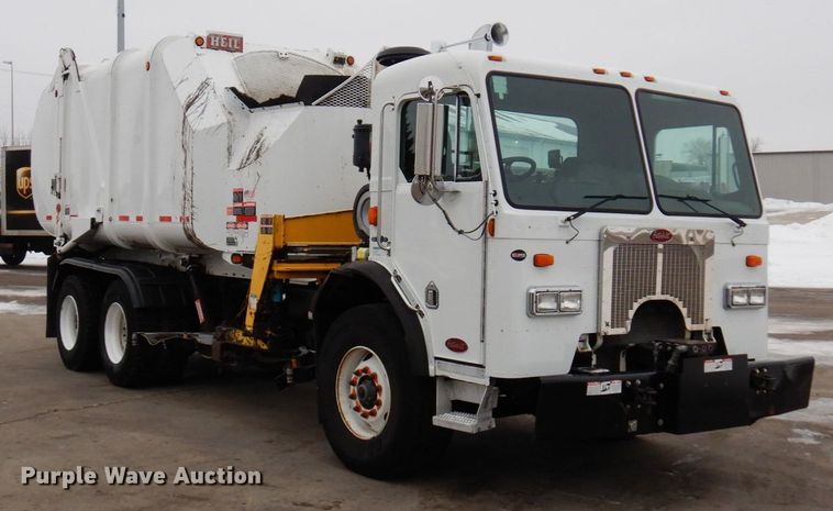 image for item AF9344 2010 Peterbilt PB320  refuse truck