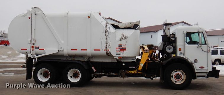 image for item AF9344 2010 Peterbilt PB320  refuse truck