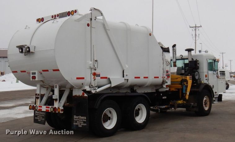 image for item AF9344 2010 Peterbilt PB320  refuse truck