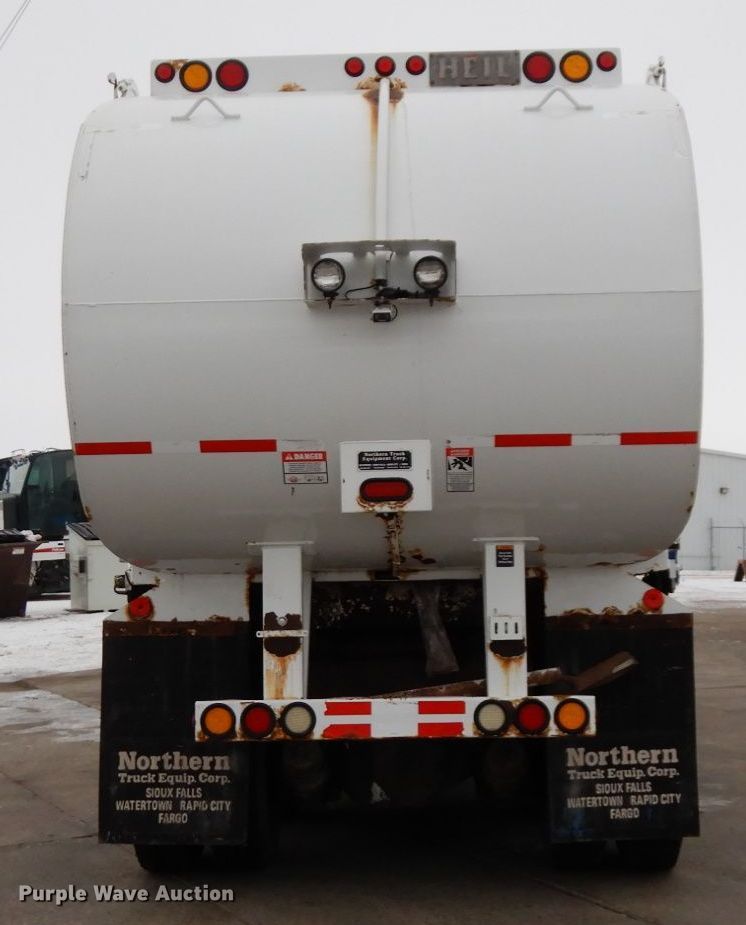 image for item AF9344 2010 Peterbilt PB320  refuse truck