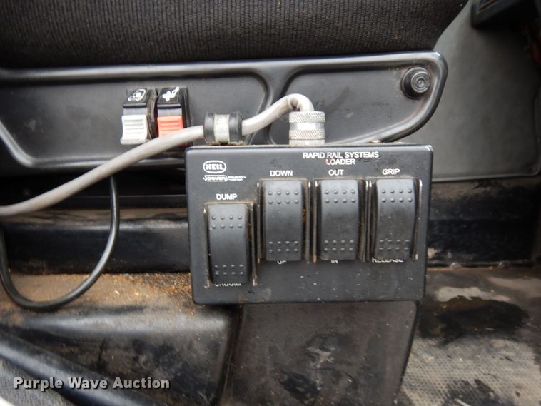 image for item AF9344 2010 Peterbilt PB320  refuse truck