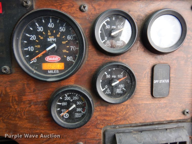 image for item AF9344 2010 Peterbilt PB320  refuse truck