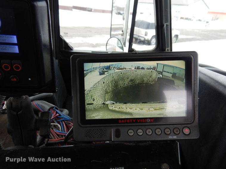 image for item AF9344 2010 Peterbilt PB320  refuse truck