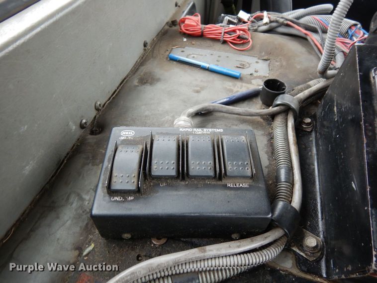 image for item AF9344 2010 Peterbilt PB320  refuse truck