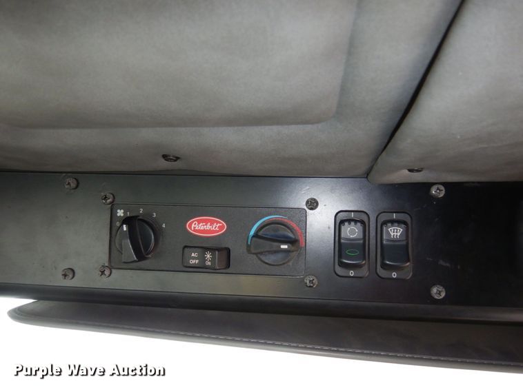 image for item AF9344 2010 Peterbilt PB320  refuse truck