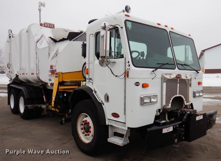 image for item AF9344 2010 Peterbilt PB320  refuse truck