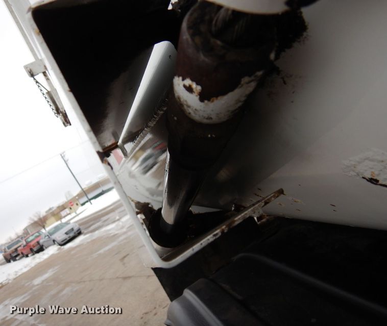 image for item AF9344 2010 Peterbilt PB320  refuse truck