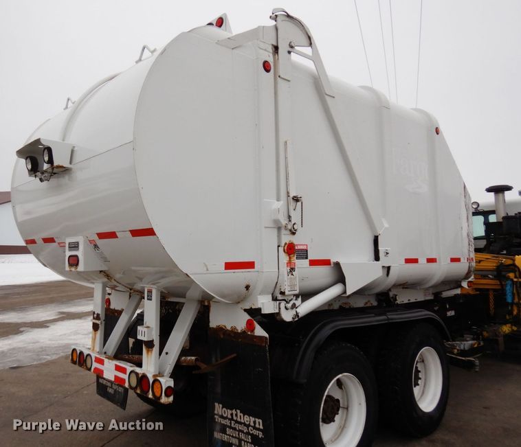 image for item AF9344 2010 Peterbilt PB320  refuse truck