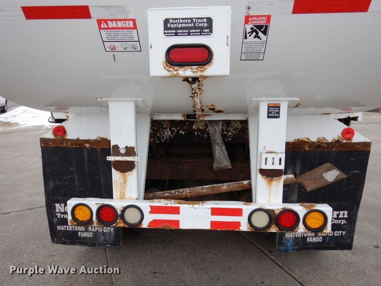 image for item AF9344 2010 Peterbilt PB320  refuse truck