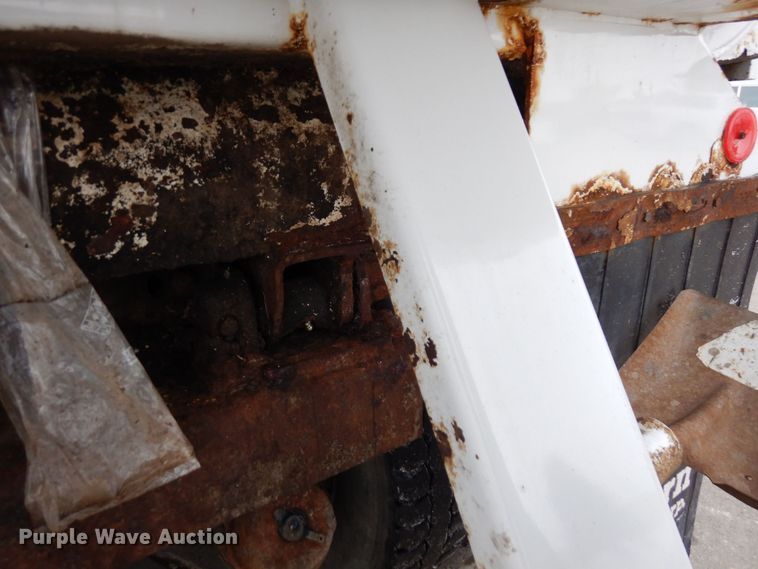 image for item AF9344 2010 Peterbilt PB320  refuse truck