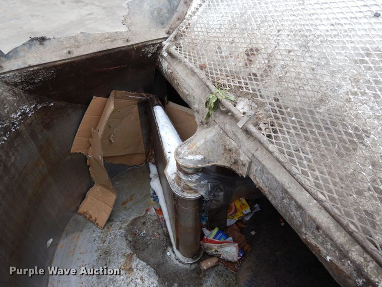 image for item AF9344 2010 Peterbilt PB320  refuse truck