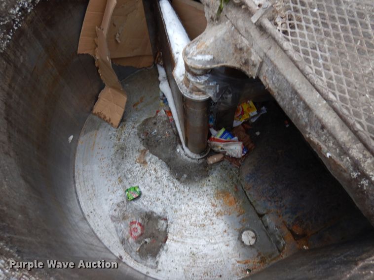 image for item AF9344 2010 Peterbilt PB320  refuse truck