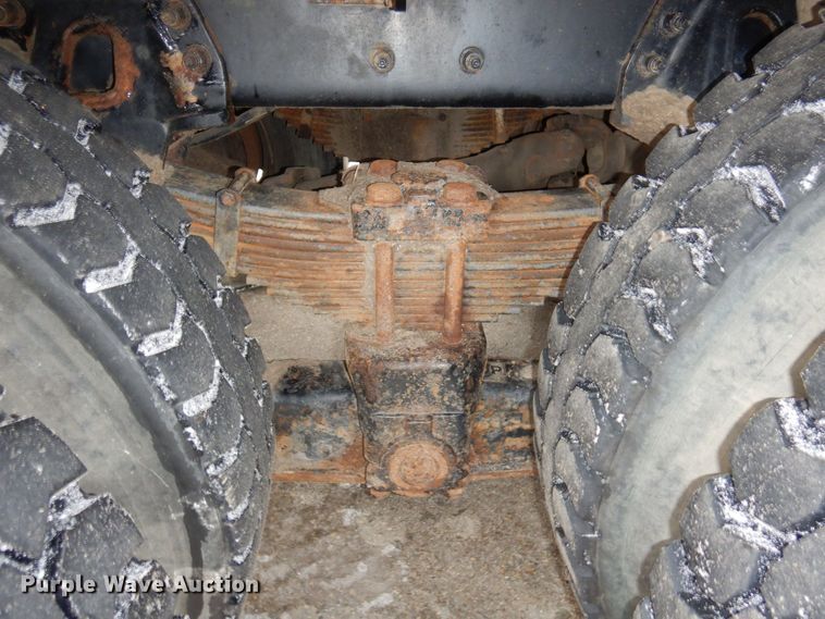 image for item AF9344 2010 Peterbilt PB320  refuse truck