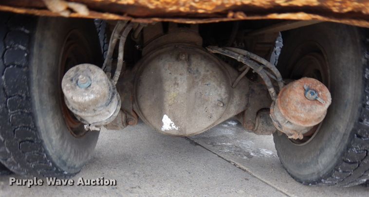 image for item AF9344 2010 Peterbilt PB320  refuse truck