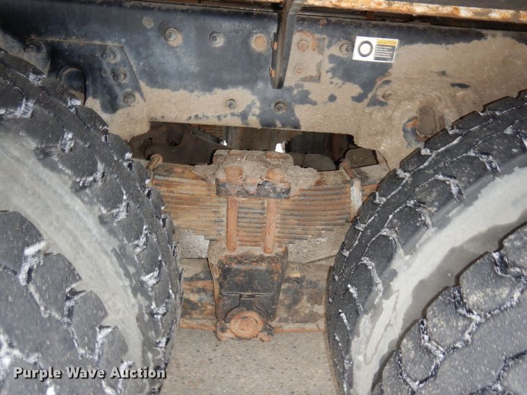 image for item AF9344 2010 Peterbilt PB320  refuse truck