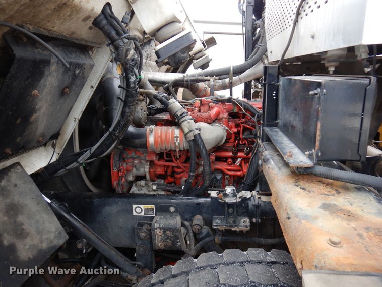 image for item AF9344 2010 Peterbilt PB320  refuse truck