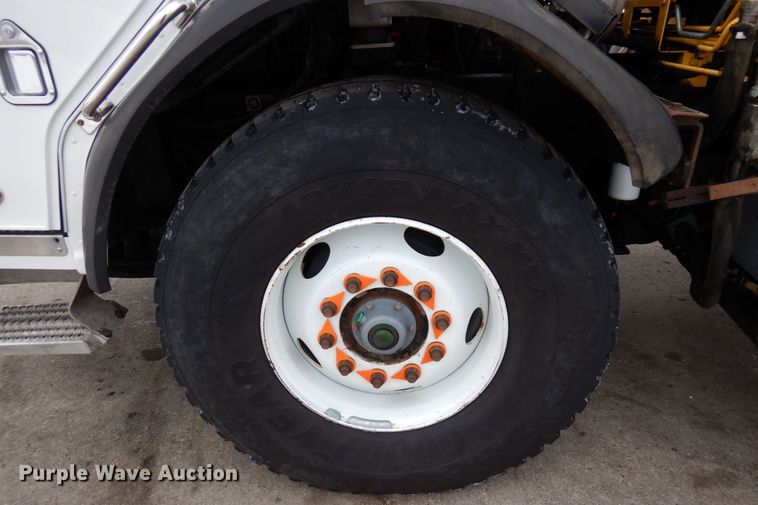 image for item AF9344 2010 Peterbilt PB320  refuse truck