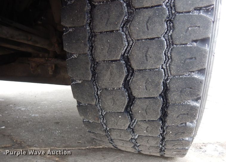 image for item AF9344 2010 Peterbilt PB320  refuse truck