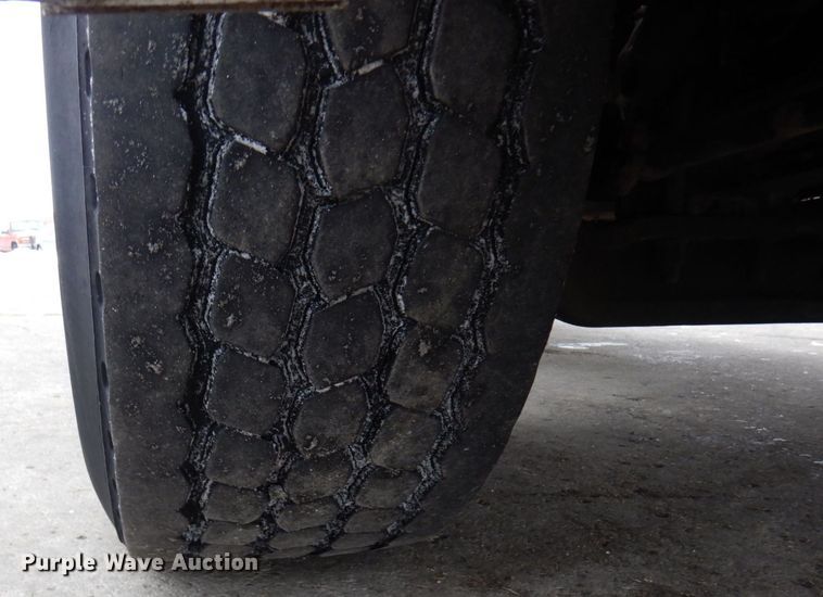 image for item AF9344 2010 Peterbilt PB320  refuse truck