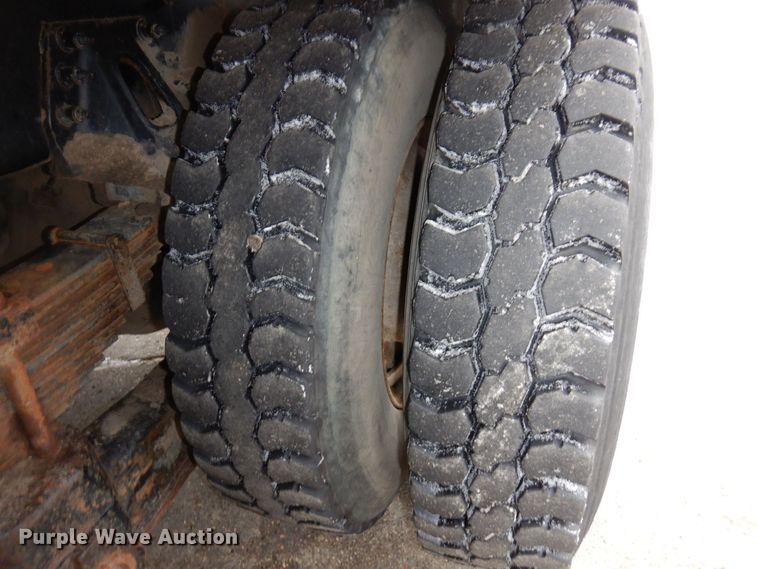 image for item AF9344 2010 Peterbilt PB320  refuse truck