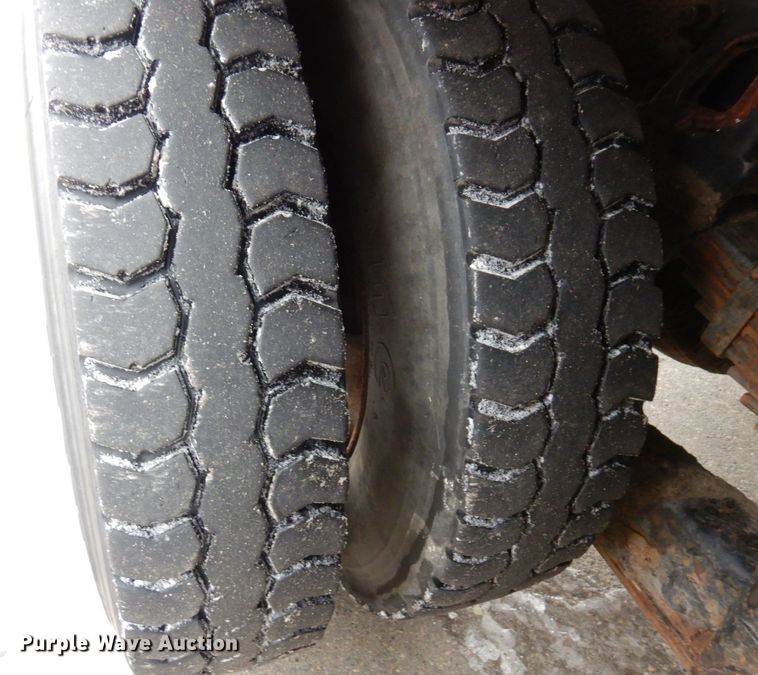 image for item AF9344 2010 Peterbilt PB320  refuse truck