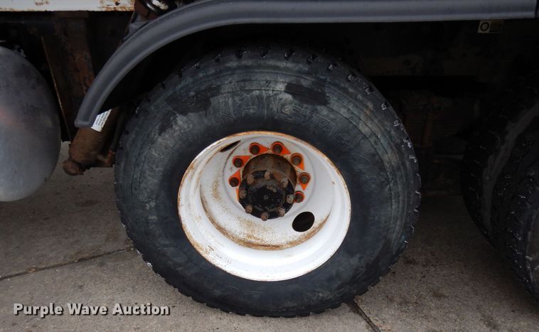 image for item AF9344 2010 Peterbilt PB320  refuse truck