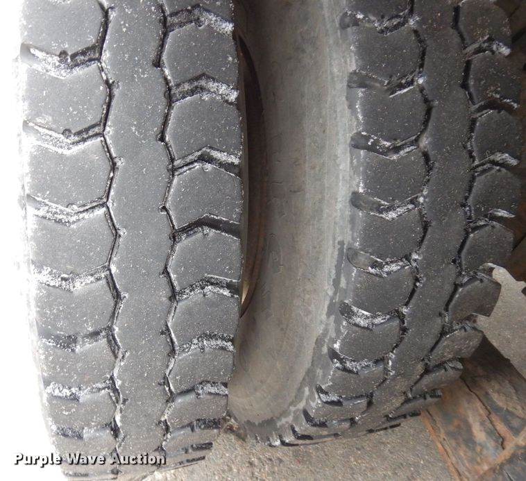 image for item AF9344 2010 Peterbilt PB320  refuse truck