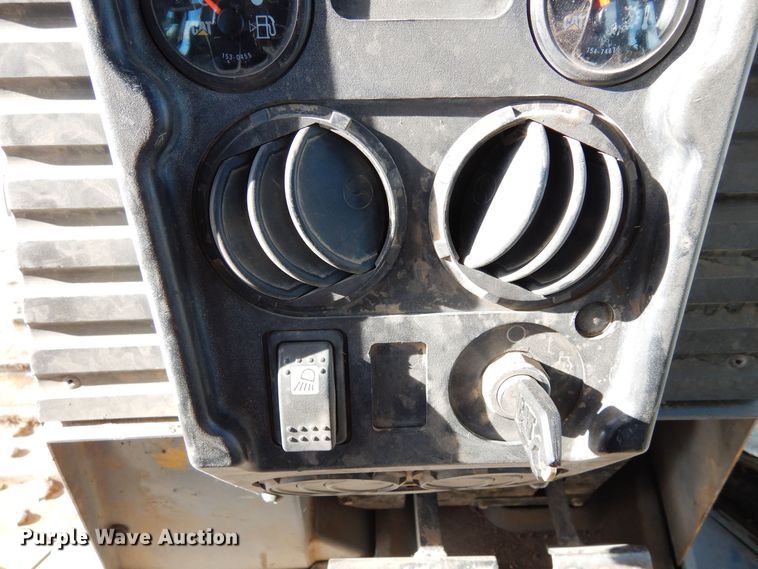 image for item DF8315 2006 Caterpillar D5GXL  dozer