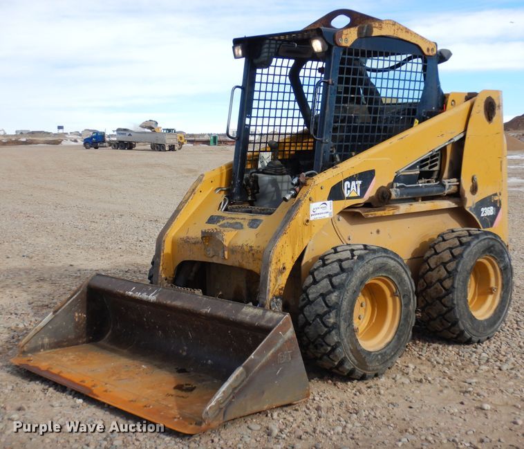 image for item DF8316 2011 Caterpillar 236B3  skid steer loader