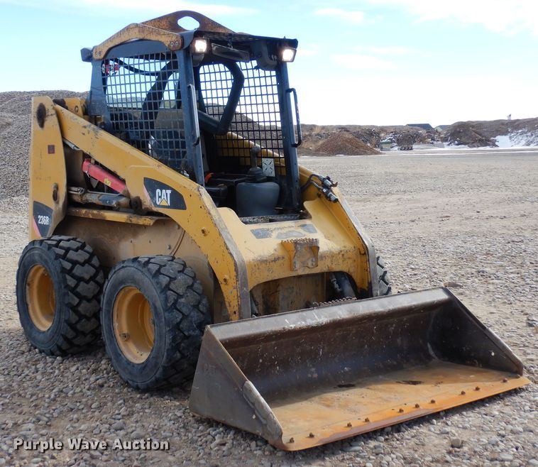 image for item DF8316 2011 Caterpillar 236B3  skid steer loader