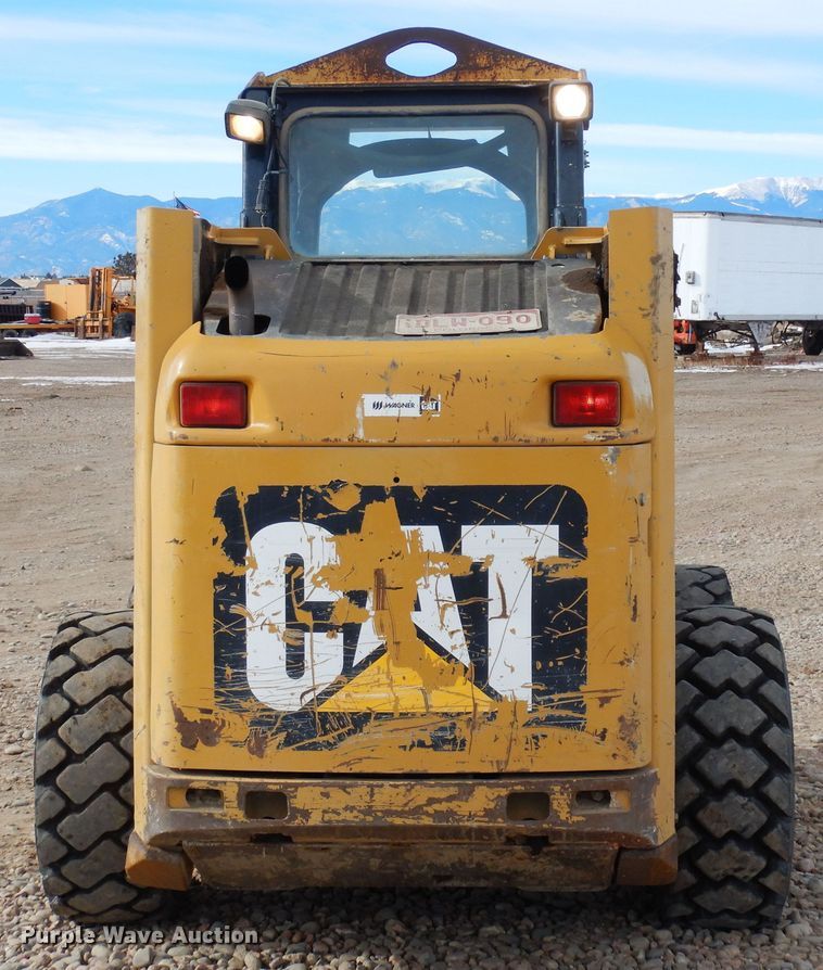 image for item DF8316 2011 Caterpillar 236B3  skid steer loader