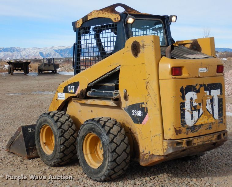 image for item DF8316 2011 Caterpillar 236B3  skid steer loader
