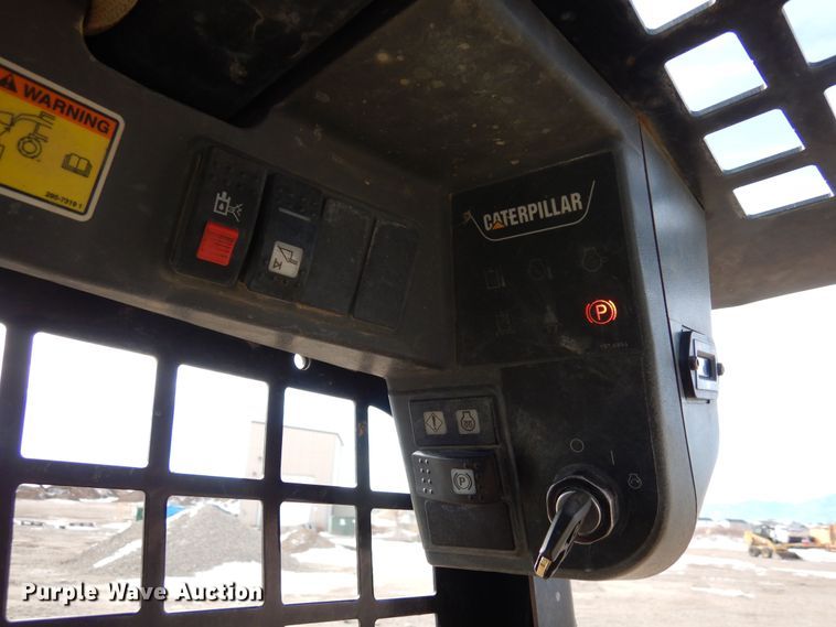 image for item DF8316 2011 Caterpillar 236B3  skid steer loader