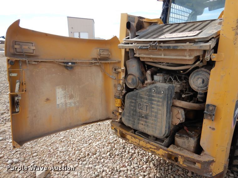 image for item DF8316 2011 Caterpillar 236B3  skid steer loader