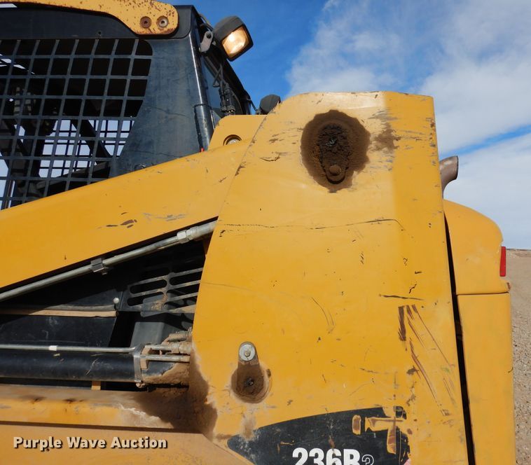 image for item DF8316 2011 Caterpillar 236B3  skid steer loader