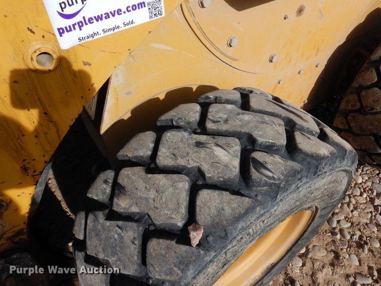 image for item DF8316 2011 Caterpillar 236B3  skid steer loader