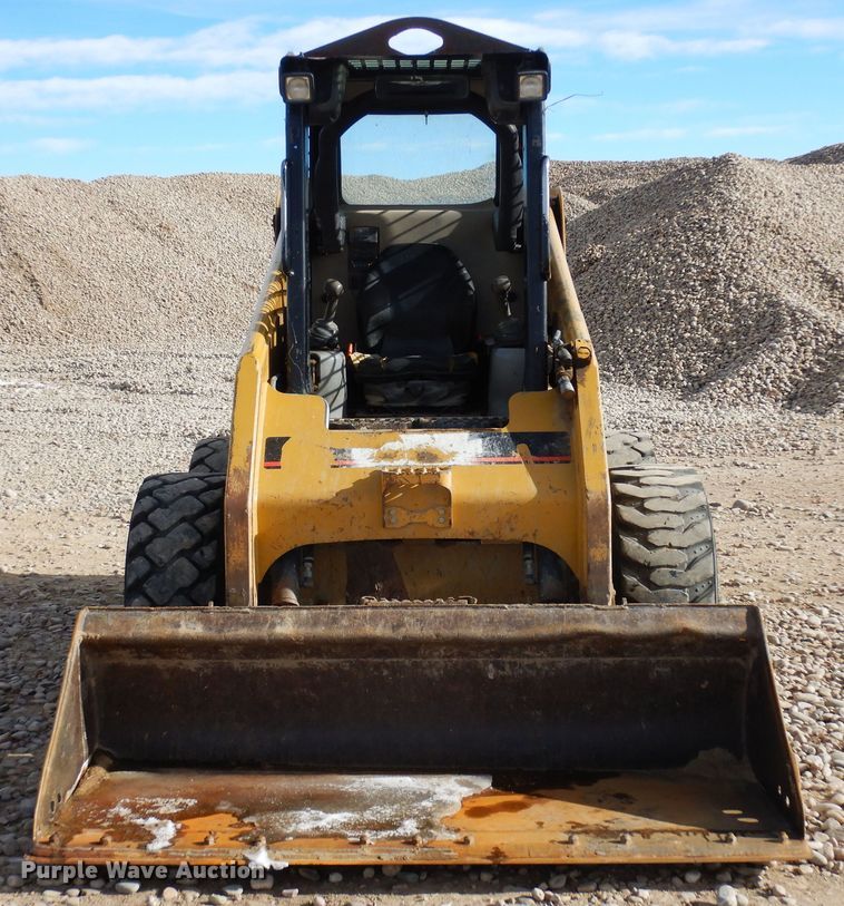 image for item DF8317 2012 Caterpillar 236B3  skid steer loader