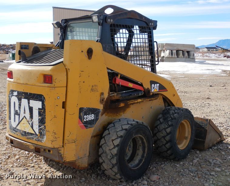 image for item DF8317 2012 Caterpillar 236B3  skid steer loader