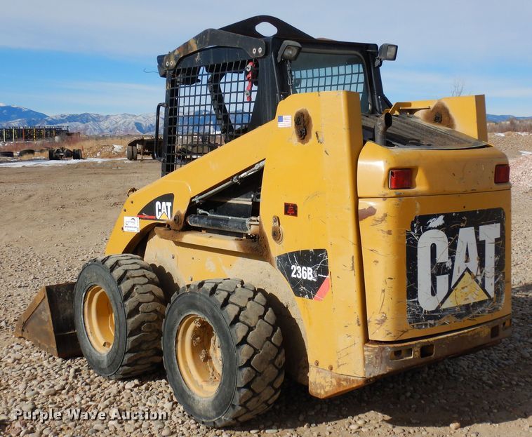image for item DF8317 2012 Caterpillar 236B3  skid steer loader