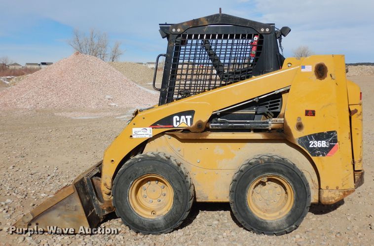 image for item DF8317 2012 Caterpillar 236B3  skid steer loader