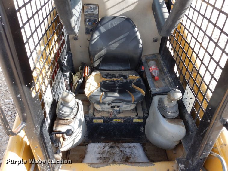 image for item DF8317 2012 Caterpillar 236B3  skid steer loader