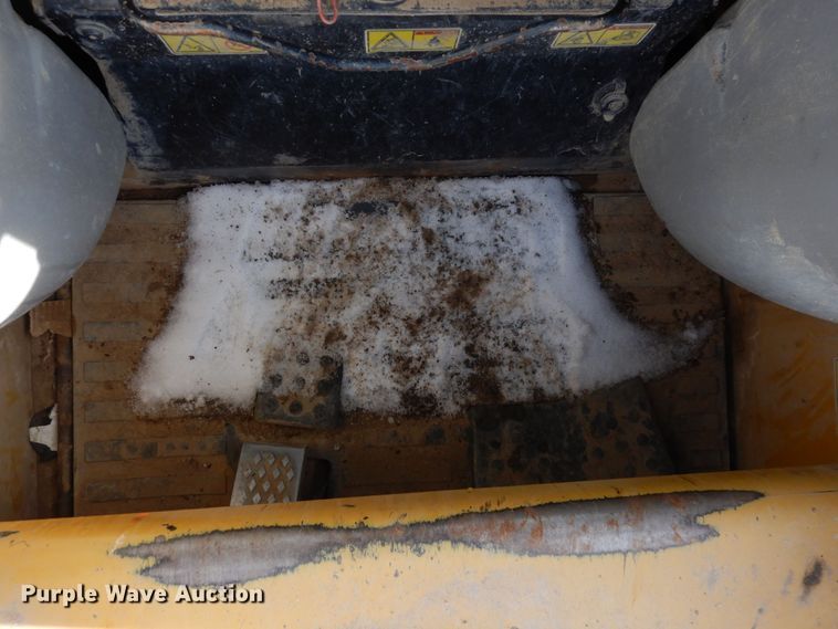 image for item DF8317 2012 Caterpillar 236B3  skid steer loader